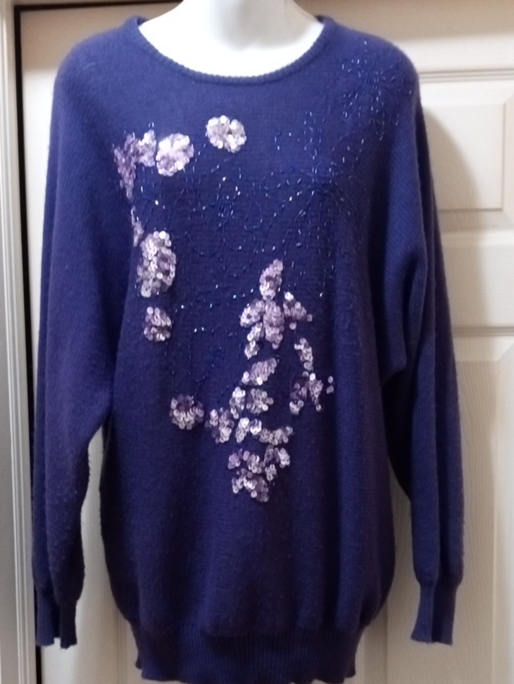Take Extra 50% Off 💜 Very Pretty  Sequin Floral Crewneck Sweater